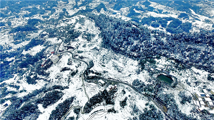 大雪山航拍攝影